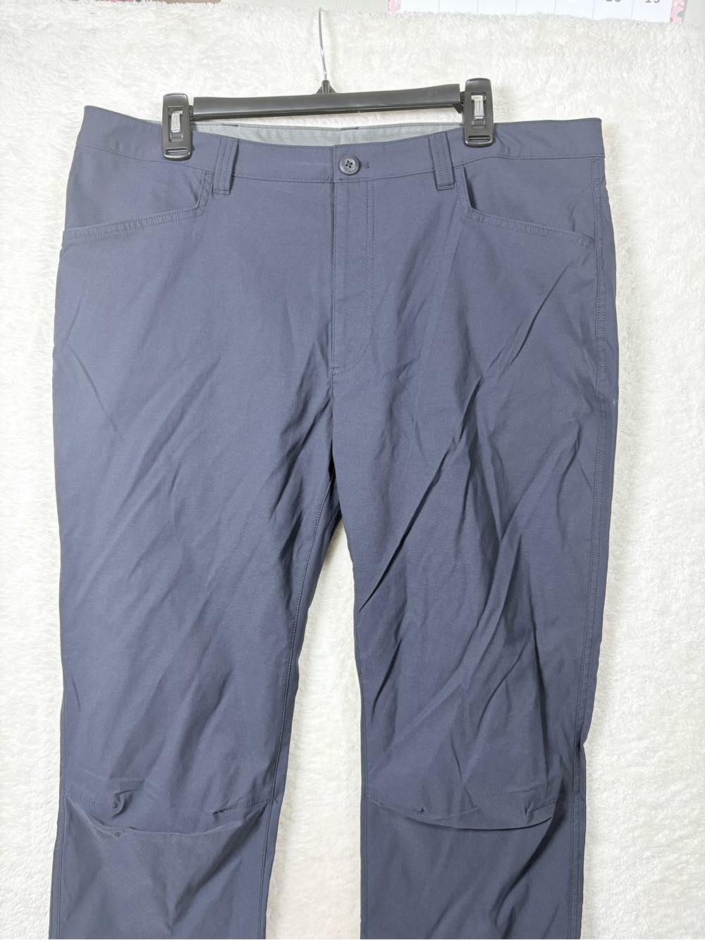 Eddie Bauer Men's Navy Blue pants 38/30 0575